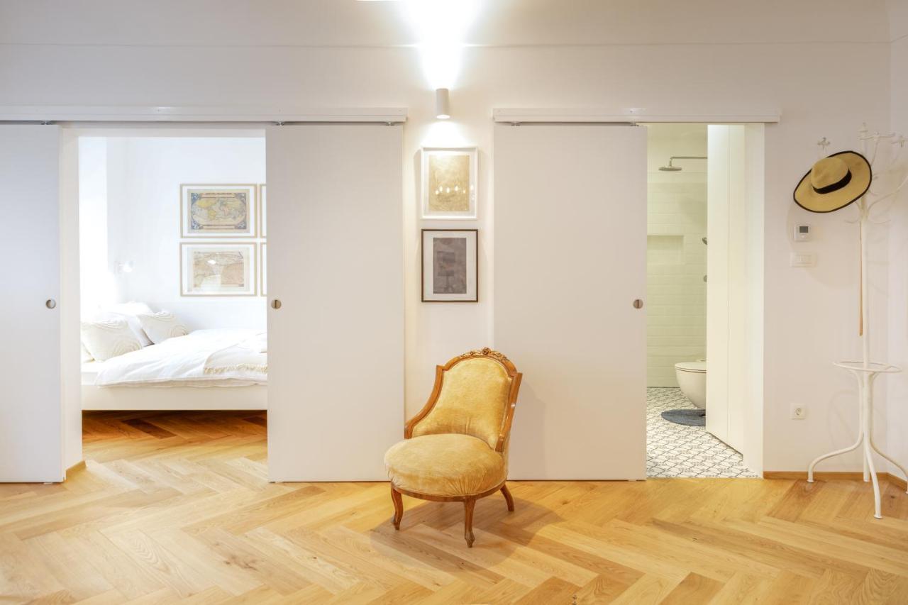 Stylish Apartment In Historical Center Ljubljana Bagian luar foto
