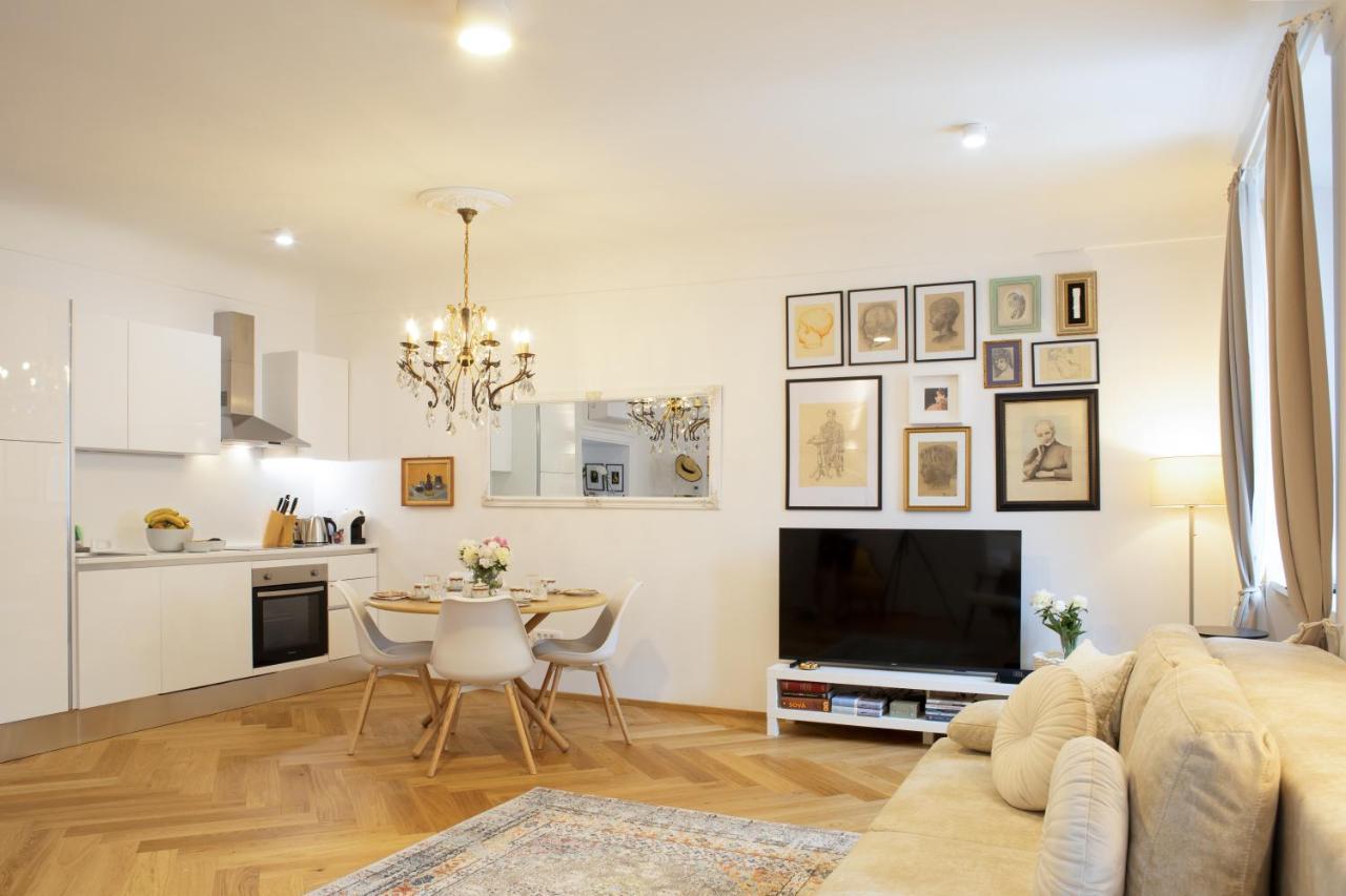 Stylish Apartment In Historical Center Ljubljana Bagian luar foto